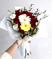 Güller içinde Sen ve Ben