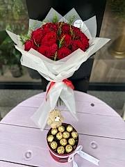 21 Gül Buketi ve Ayıcıklı Çikolata Kutusu
